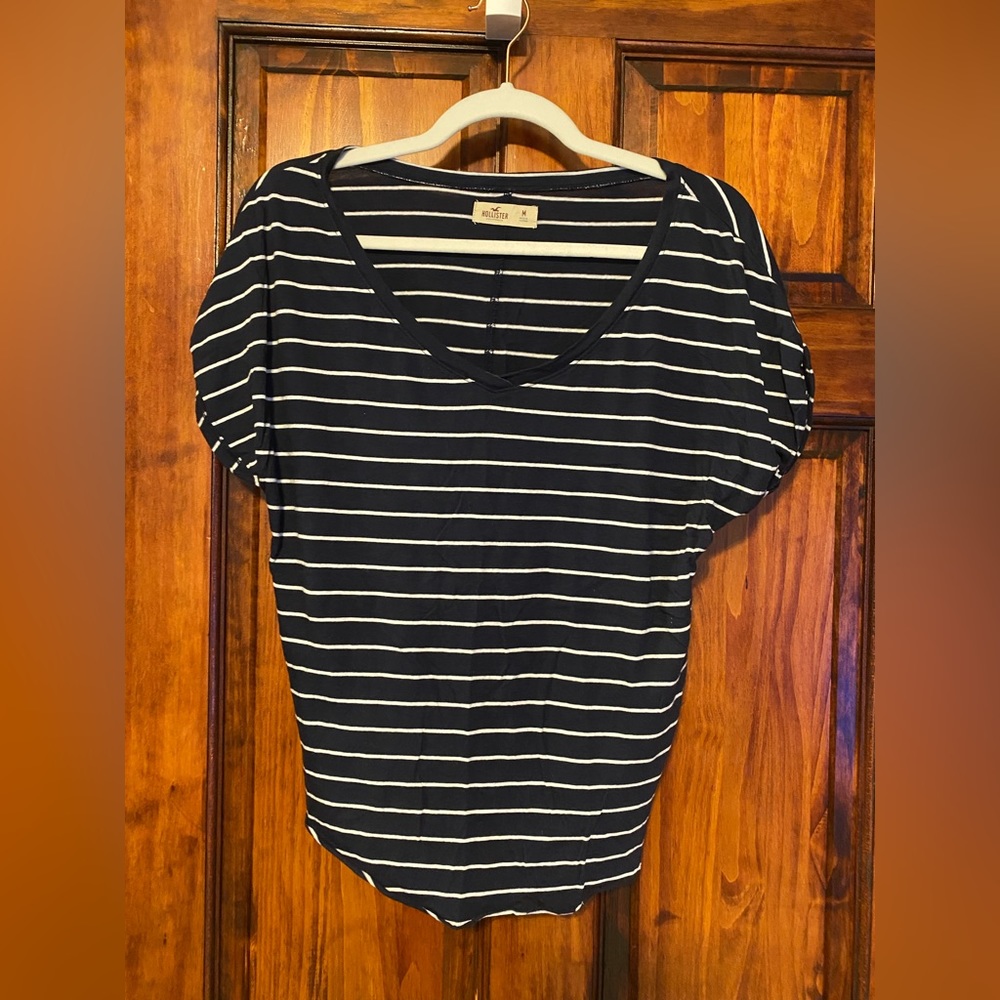 Hollister Navy Blue/White Striped Short Sleeve Tee Loose Fit V Neck Raw Hem M